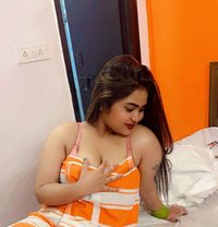 9958 O18831 Call Girls in Lajpat Nagar - adult performer in New Delhi