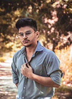 Pradee - Male యాక్టర్ in Bangalore Photo 1 of 2