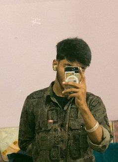 Abhinav - Male एस्कॉर्ट in Chandigarh Photo 1 of 2