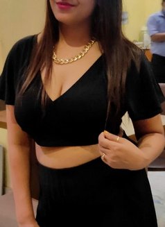 Divya - एस्कॉर्ट in Kolkata Photo 4 of 4