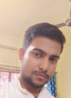 Pleasure Giver Afridi - Male యాక్టర్ in Kolkata Photo 5 of 7