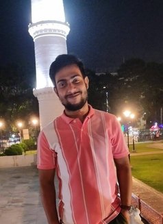 Pleasure Giver Afridi - Male యాక్టర్ in Kolkata Photo 7 of 7