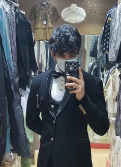 Kuro Ank - Male எஸ்கார்ட் in New Delhi Photo 1 of 7