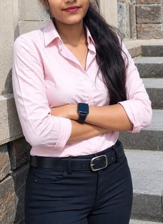 Hot Simran - escort in Hyderabad Photo 4 of 6