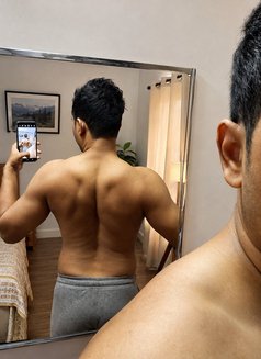 Manilesnar - Male escort in Chennai Photo 2 of 5