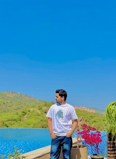 Unpaid Secret Therapist - Male escort in Jaipur Photo 1 of 1