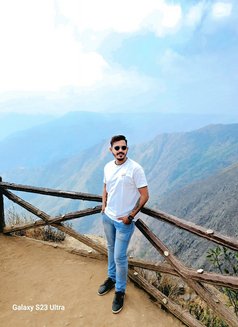 Sammy - Male escort in Kolkata Photo 1 of 7