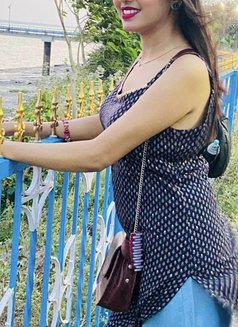 Rose - escort in Agra Photo 3 of 4