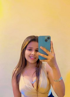 Jiya Khan - ఎస్కార్ట్ in Bangalore Photo 1 of 6