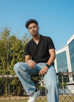 Booking for Only Females - Male escort in Kolkata Photo 2 of 4