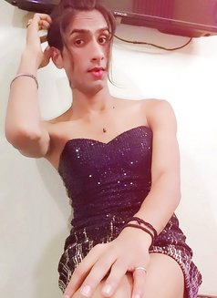 Aayaatt - Transsexual escort in New Delhi Photo 2 of 9