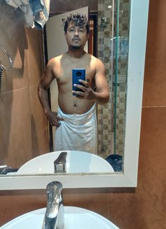 Sandy - Male एस्कॉर्ट in Kolkata Photo 1 of 2