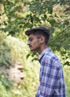 Max - Male escort in Chandigarh Photo 1 of 3
