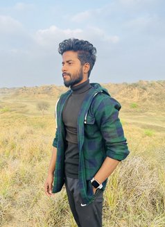 Yunus - Male एस्कॉर्ट in New Delhi Photo 2 of 4