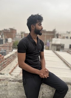 Yunus - Male एस्कॉर्ट in New Delhi Photo 3 of 4