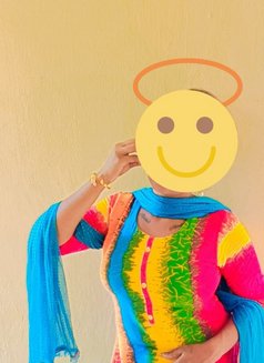 Shalu Riya - எஸ்கார்ட் in Chennai Photo 2 of 3