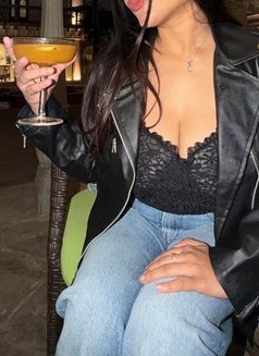 Hot Simran - escort in Pune Photo 4 of 7
