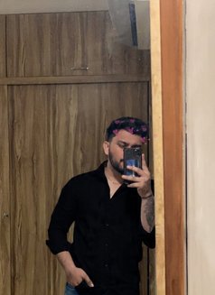 Dvm - Male एस्कॉर्ट in Ahmedabad Photo 1 of 10