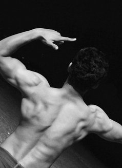 40mins 1round 6ft Escort - Male ఎస్కార్ట్ in New Delhi Photo 2 of 3