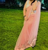Anshu - escort in Noida