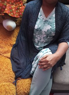 Tamil Homely Girls Available in Chennai - ఎస్కార్ట్ in Chennai Photo 1 of 2