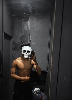 Lucky - Male ఎస్కార్ట్ in New Delhi Photo 1 of 2