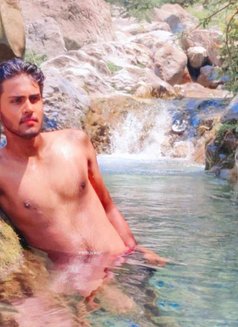 BCA Topper - Male एस्कॉर्ट एजेंसी in New Delhi Photo 1 of 7