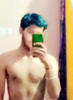 BCA Topper - Male एस्कॉर्ट एजेंसी in New Delhi Photo 3 of 7