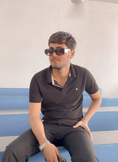 BCA Topper - Male एस्कॉर्ट एजेंसी in New Delhi Photo 4 of 7