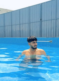 BCA Topper - Male एस्कॉर्ट एजेंसी in New Delhi Photo 5 of 7