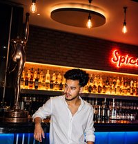 Ayush Singh - Male एस्कॉर्ट in Indore