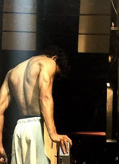 Roan - 6'1 | Juicy cock | Delhi NCR - Male escort in New Delhi Photo 1 of 5