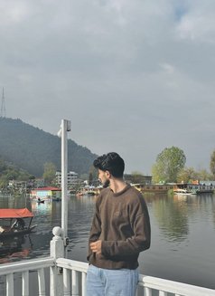 Roan - 6'1 | Juicy cock | Delhi NCR - Male escort in New Delhi Photo 3 of 5