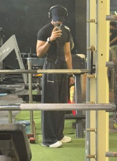 Roan - 6'1 | Juicy cock | Delhi NCR - Male escort in New Delhi Photo 4 of 5