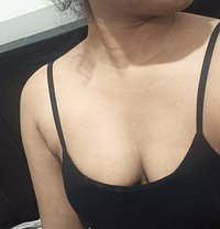 Minnuu Mallu Girl in Bangalore - एस्कॉर्ट in Bangalore