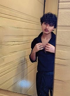 Leo - Male escort in New Delhi Photo 3 of 3