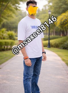 Veer - Male escort in New Delhi Photo 4 of 5