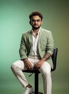 Saheb - Male escort in Kolkata Photo 4 of 5
