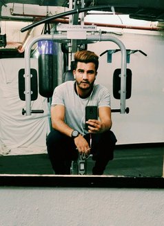 Akashmrleo - Male escort in Bangalore Photo 3 of 6