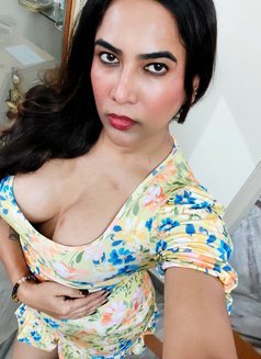 Pearly - Transsexual escort in Bangalore Photo 4 of 7