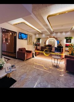 Russian Escort in Vasant Kunj - एस्कॉर्ट in New Delhi Photo 1 of 13