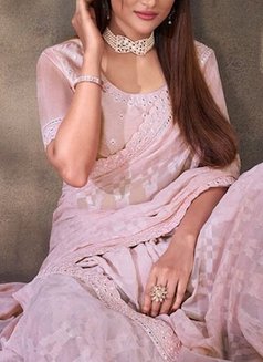 Russian Escorts in Delhi Aerocity - एस्कॉर्ट in New Delhi Photo 2 of 4