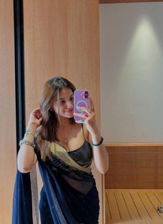 Riya - escort in Jaipur Photo 5 of 6