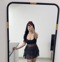 Russian Escorts in the Park Hotel Delhi - एस्कॉर्ट in New Delhi