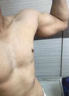 Rishi - Male एस्कॉर्ट in Bangalore Photo 3 of 4