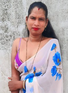 Viji - Transsexual escort in Chennai Photo 5 of 6