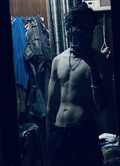 Parrybee - Male escort in New Delhi Photo 3 of 3
