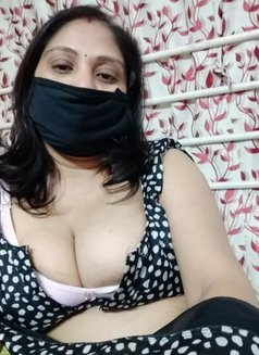 Kavya Cam Show and Meet Available - एस्कॉर्ट in Kolkata Photo 1 of 2