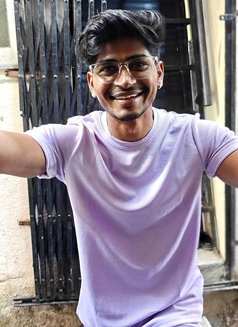 Gentleman Muse | 100% Comfort Assured - Male एस्कॉर्ट in Mumbai Photo 1 of 5