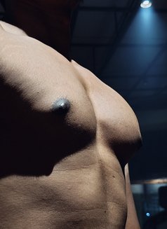 Gentleman Muse | 100% Comfort Assured - Male एस्कॉर्ट in Mumbai Photo 2 of 5